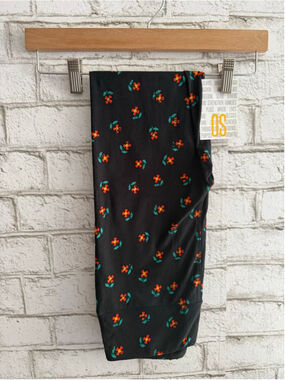 NEW LulaRoe OS Dainty Floral Leggings ONE SIZE Black Background